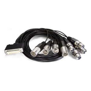 Fotografía de un cable de expansión profesional sobre fondo blanco, con un conector DB-25 negro en un extremo y ocho conectores XLR metálicos de alta calidad (cuatro machos y cuatro hembras) dispuestos de forma circular.
