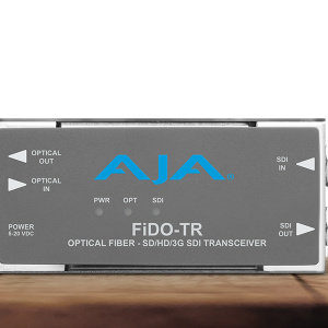 Conversor bidireccional AJA FiDO-TR-MM para transmisión y recepción SDI mediante fibra óptica multimodo.
