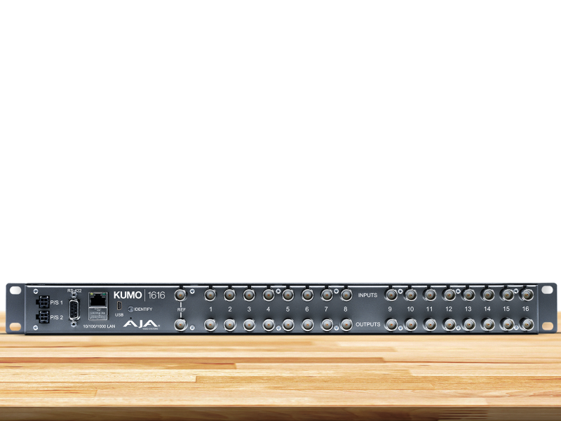 Router AJA KUMO 1616 para distribución profesional SDI broadcast.