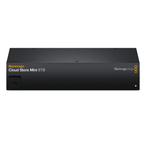 Blackmagic Cloud Store Mini 8TB con diseño compacto de sobremesa, almacenamiento flash integrado, cuatro puertos Ethernet 10G, salida HDMI de monitorización y sincronización Blackmagic Cloud para entornos de producción audiovisual profesional.