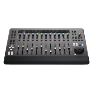 Blackmagic Fairlight Desktop Console consola compacta profesional de audio para mezcla en DaVinci Resolve Fairlight.