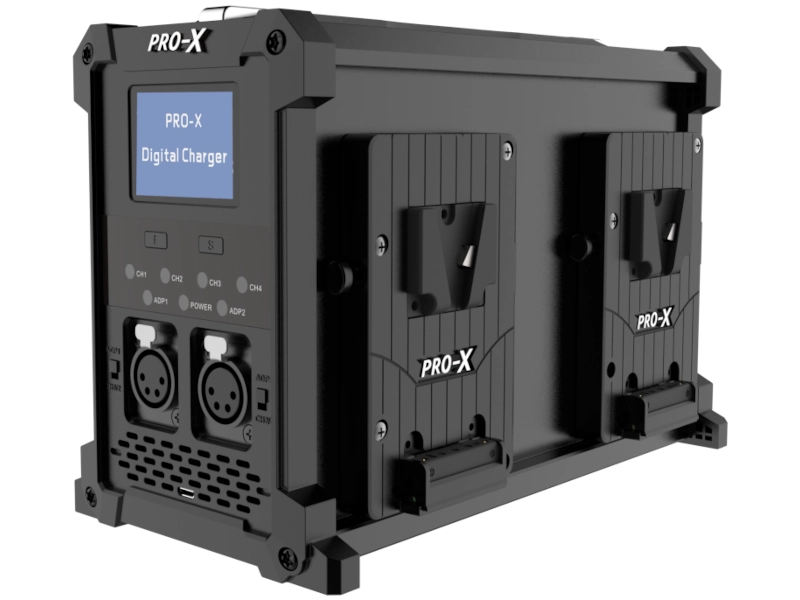 Cargador digital PRO-X TC-4SD para baterías V-Mount con pantalla LCD, carga inteligente y doble salida de alimentación DC.
