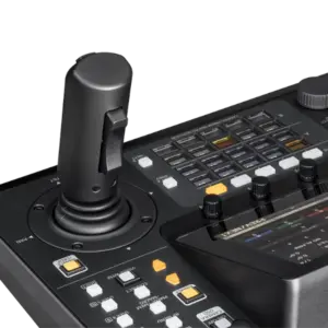 Controlador Panasonic AW-RP200GJ para cámaras PTZ con doble joystick, pantalla táctil de 7", monitorización SDI, NDI®, SRT y funciones Macro.