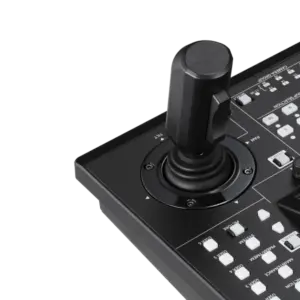 Controlador remoto Panasonic AW-RP150GJ con pantalla táctil de 7 pulgadas, joystick profesional, entrada 3G-SDI, control IP y alimentación PoE+.